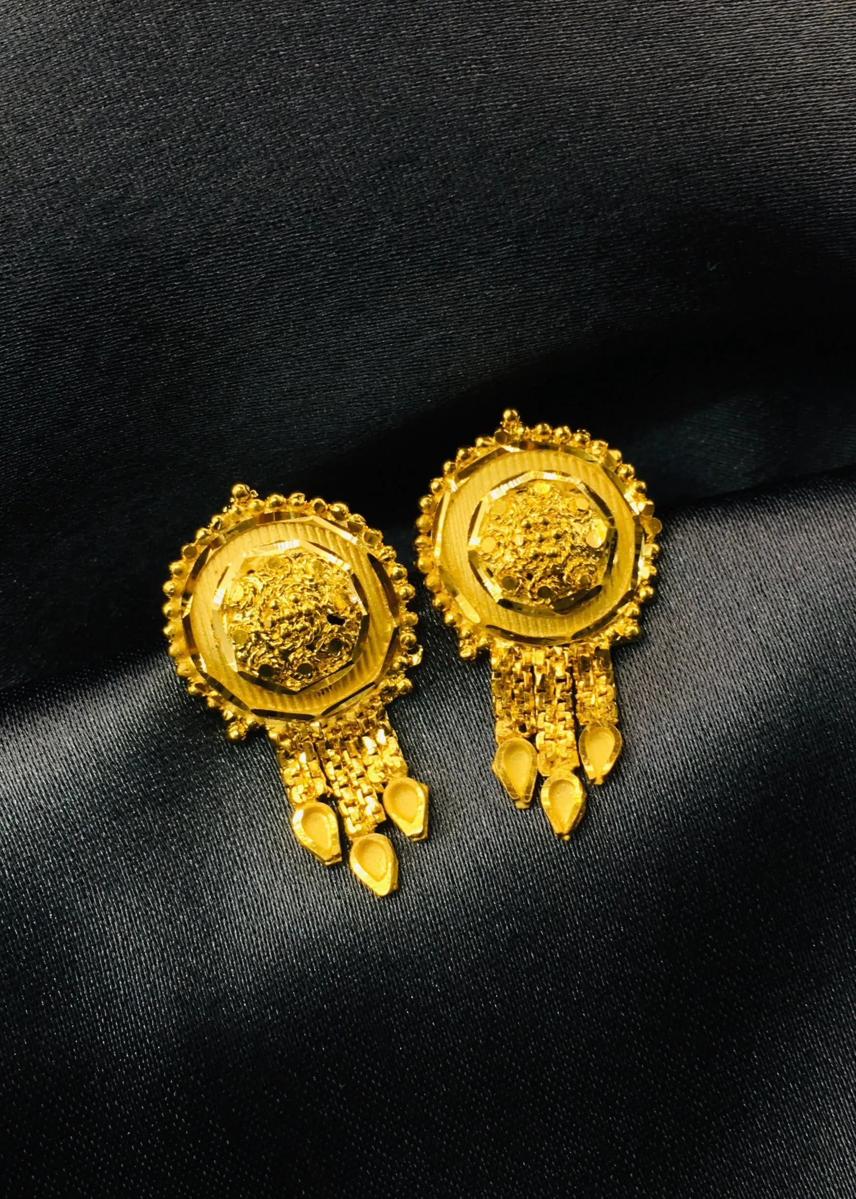 CIRCULAR GOLD PLATED EARRINGS