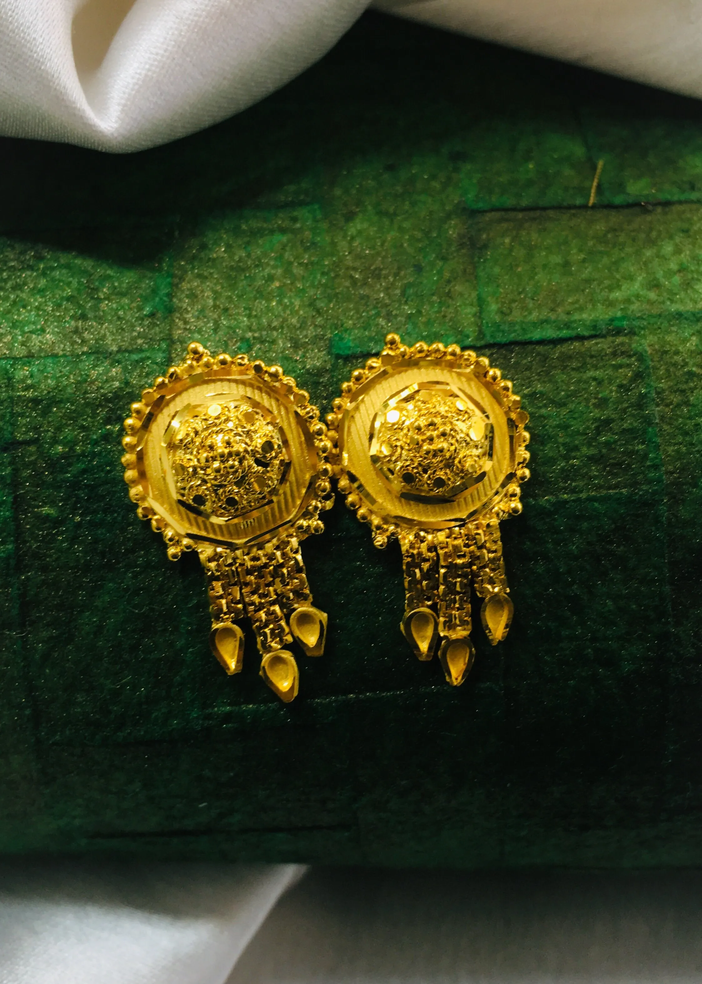 CIRCULAR GOLD PLATED EARRINGS